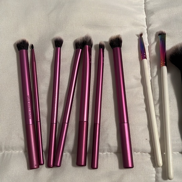 16 makeup brushes real techniques, morphe, Mac motor pro - Picture 5 of 7